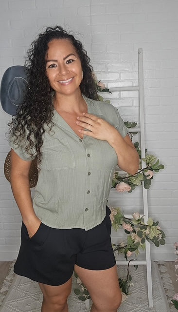 Women's Identity Biz Short Sleeve Button Down Essential Top